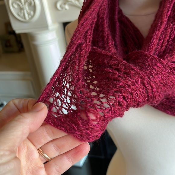 Apt 9 Cozy Scarf Comfy Infinity Acrylic Winter Cranberry Vampsterdam - Picture 3 of 8